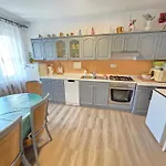 Im Erdgeschoss Mit Terrasse Und Grill By Interhome شقة نوفي فينودولسكي