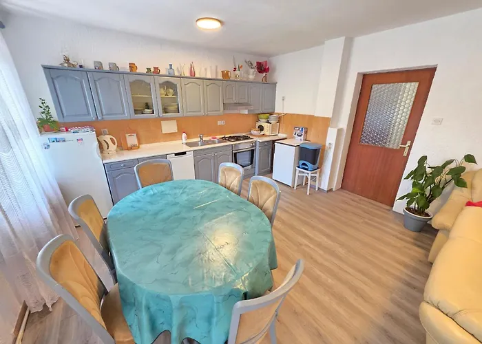 דירה Im Erdgeschoss Mit Terrasse Und Grill By Interhome *