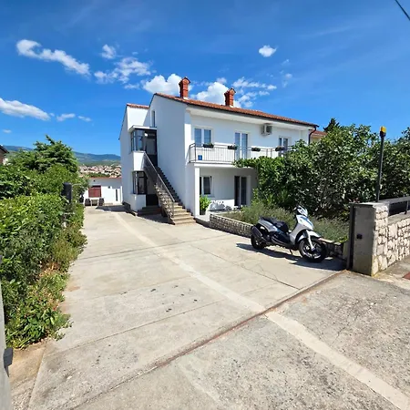 Im Erdgeschoss Mit Terrasse Und Grill By Interhome Apartment *