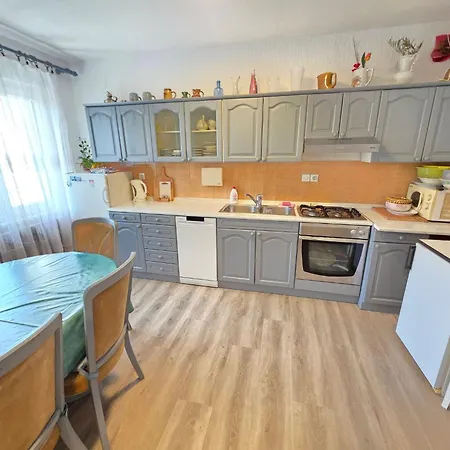 Im Erdgeschoss Mit Terrasse Und Grill By Interhome Apartmán Novi Vinodolski
