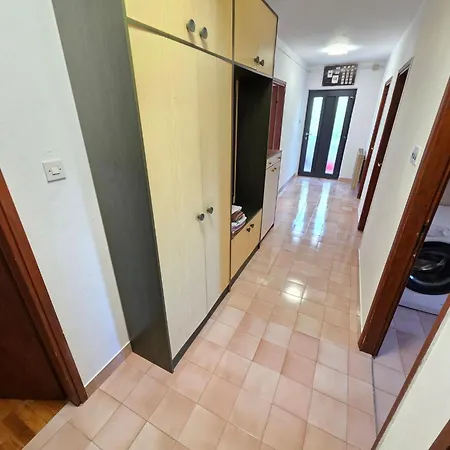Apartmán Im Erdgeschoss Mit Terrasse Und Grill By Interhome