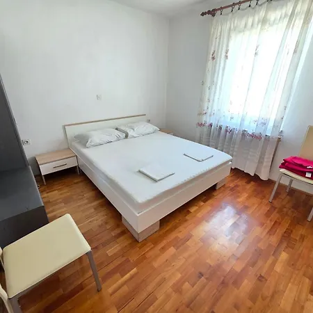Im Erdgeschoss Mit Terrasse Und Grill By Interhome Apartmán Novi Vinodolski