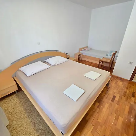 Apartmán Im Erdgeschoss Mit Terrasse Und Grill By Interhome