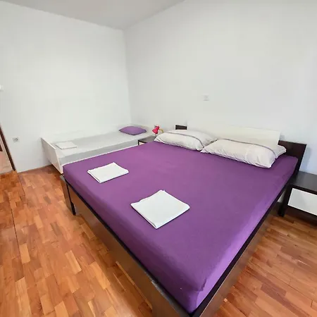 Apartmán Im Erdgeschoss Mit Terrasse Und Grill By Interhome
