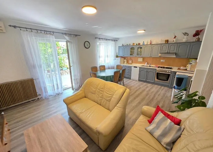 Im Erdgeschoss Mit Terrasse Und Grill By Interhome * Novi Vinodolski